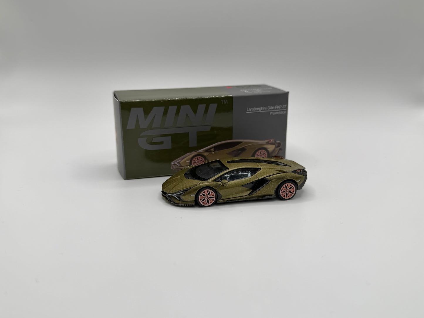 Mini GT #529 Lamborghini Sian FKP 37 Green