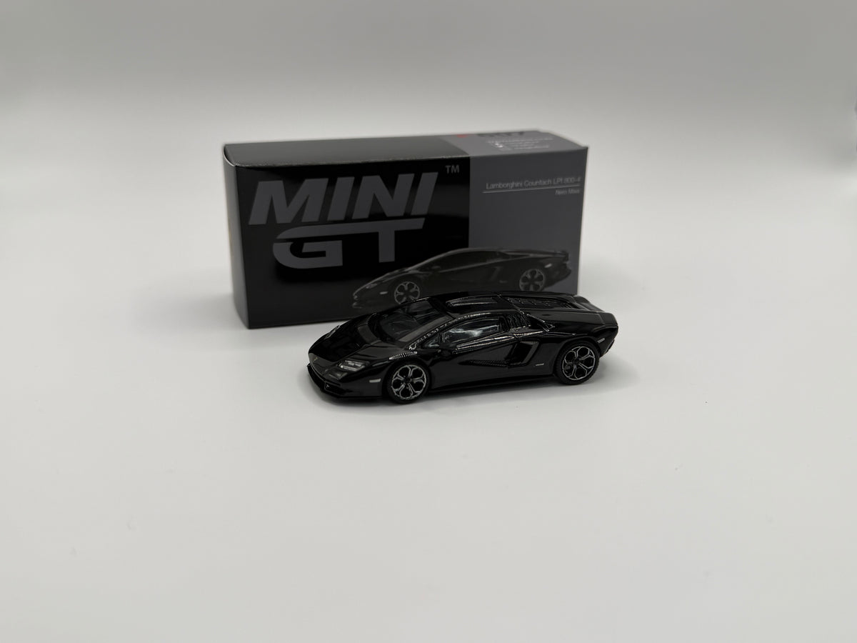 Mini GT #607 Lamborghini Countach LPI 800-4 Nero Maia