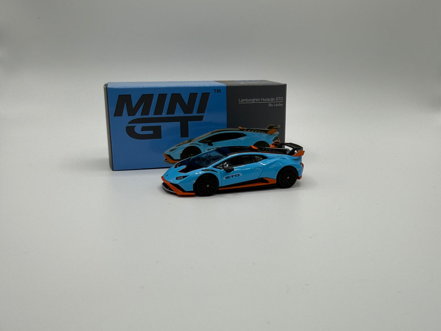Mini GT #475 Lamborghini Huracan STO Blu Laufey