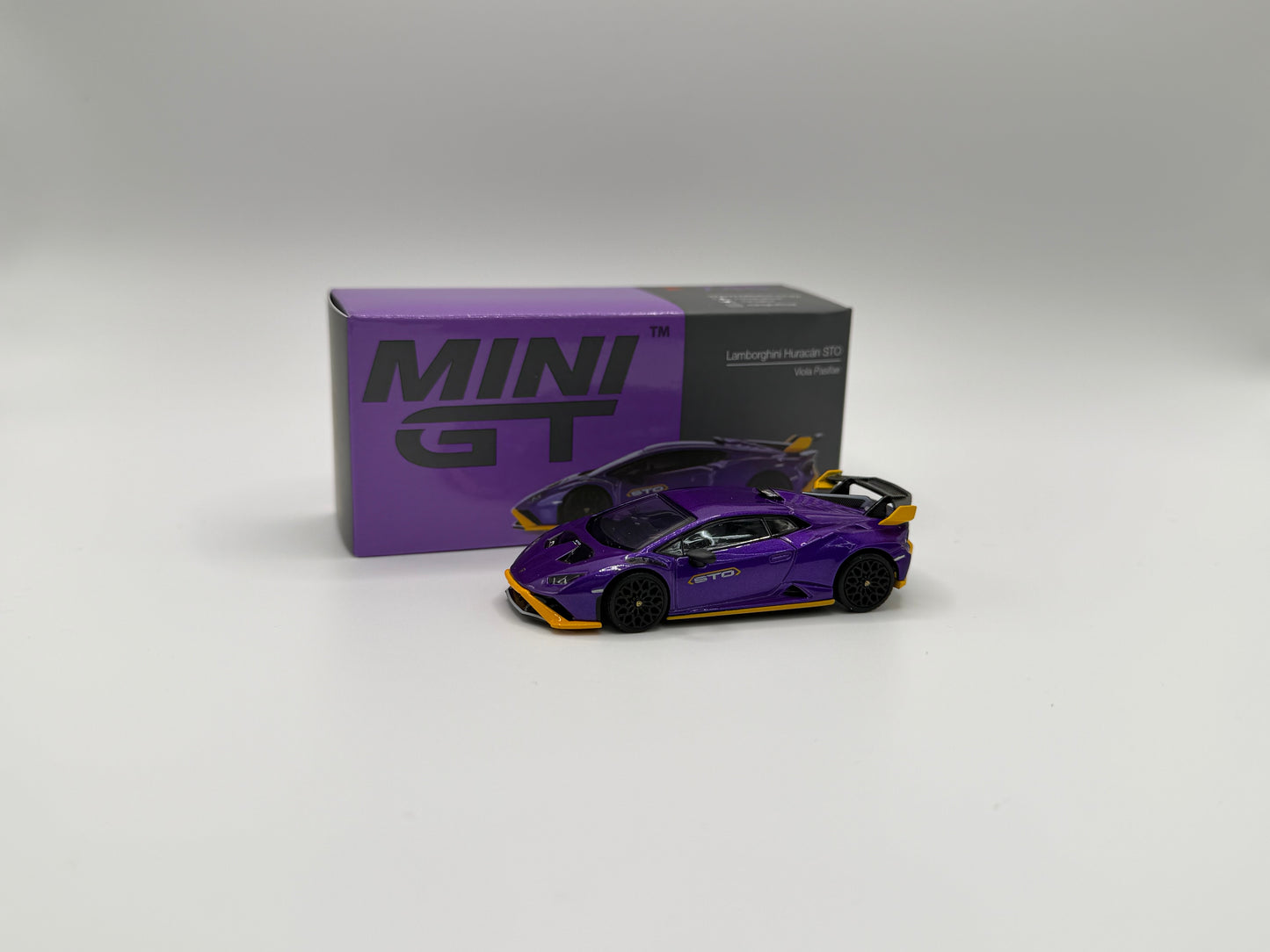 Mini GT #746 Lamborghini Huracan STO Viola Pasifae