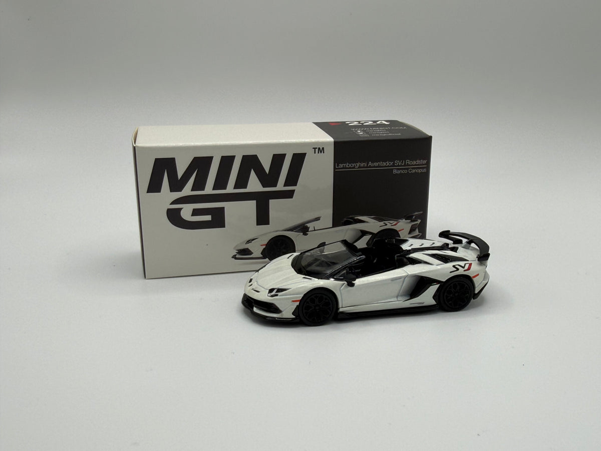 Mini GT #224 Lamborghini Aventador SVJ Roadster Bianco Canopus