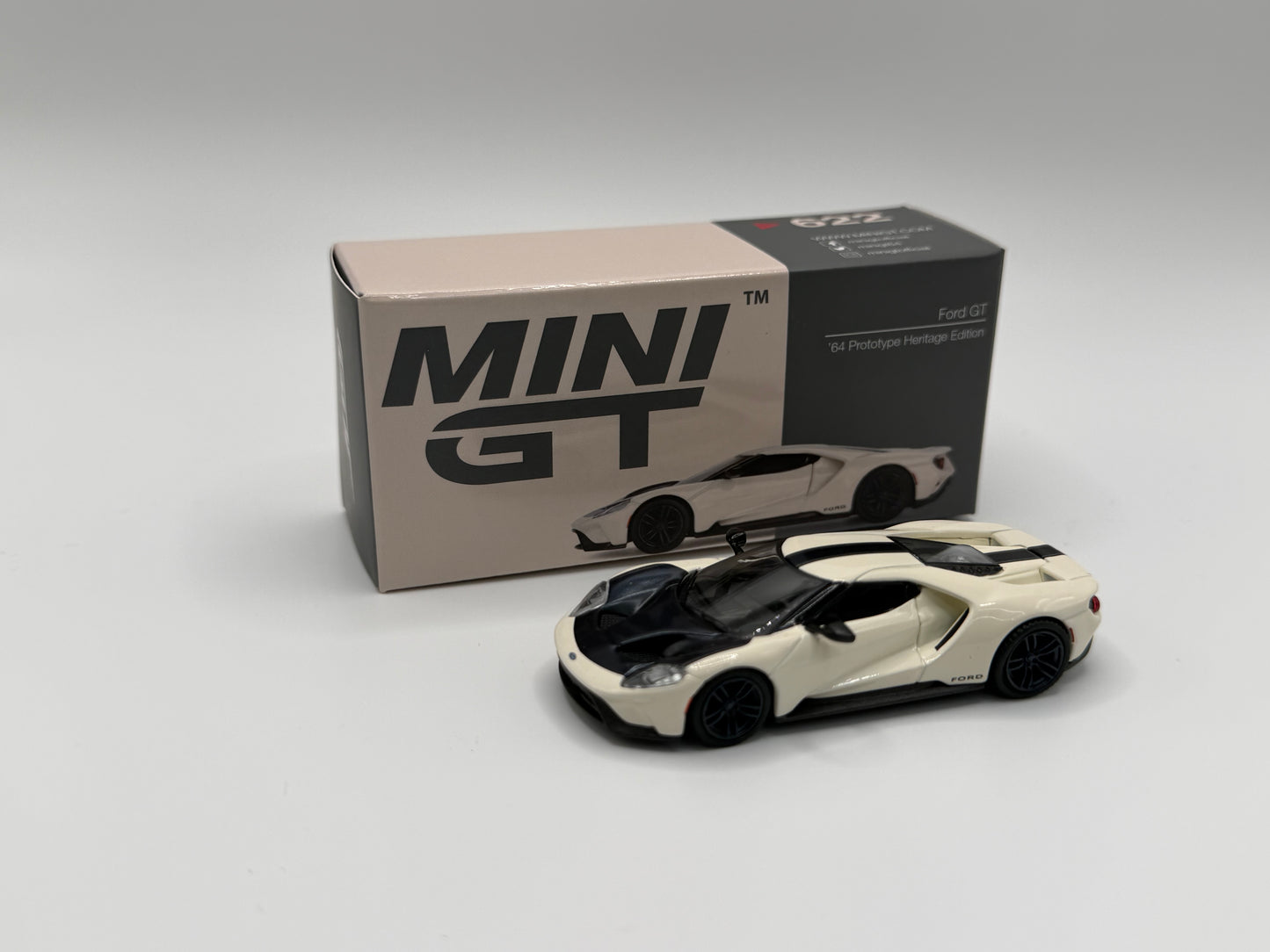 Mini GT #622 Ford GT Off White