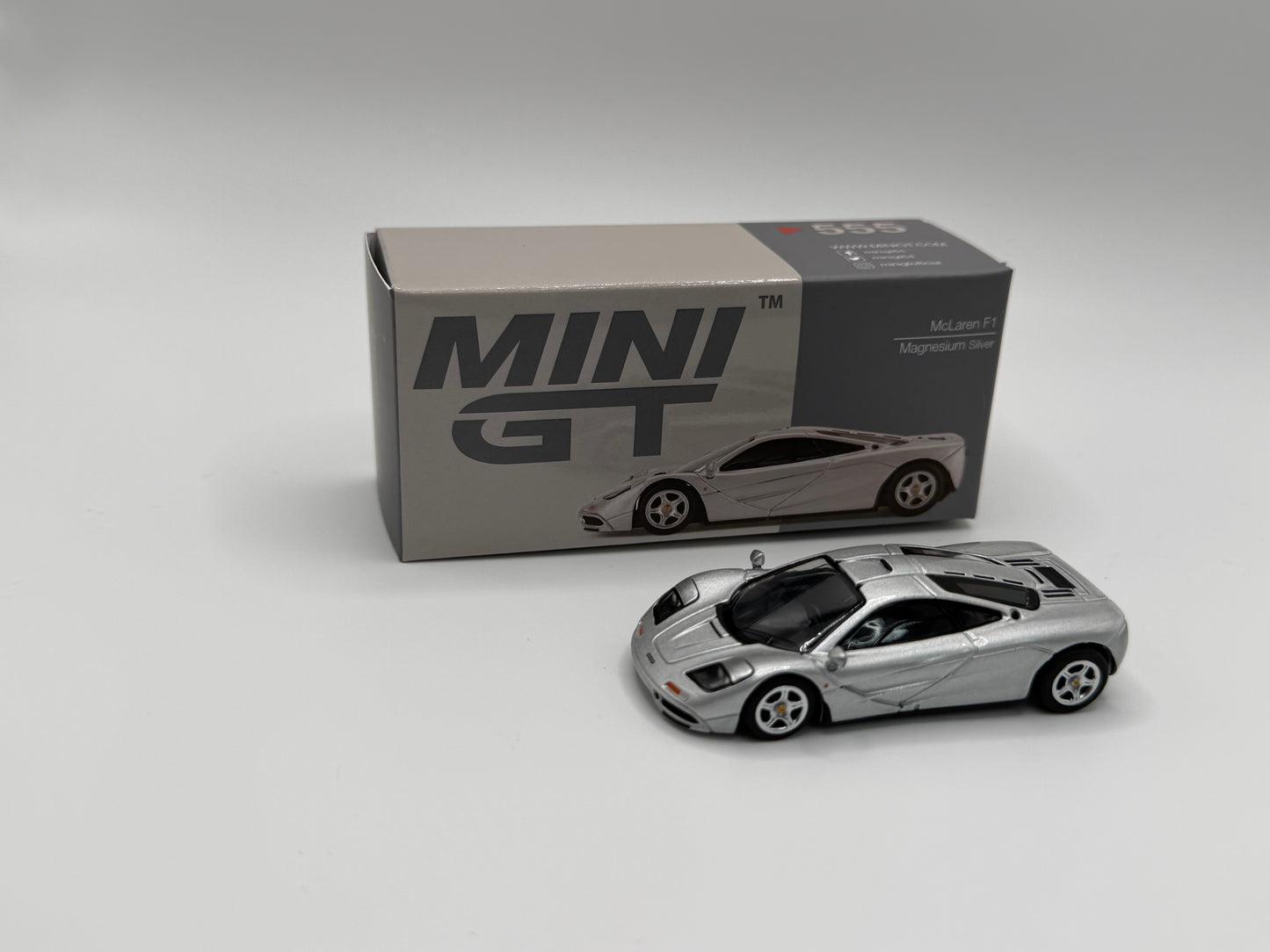 Mini GT #555 McLaren F1 Magnesium Silver