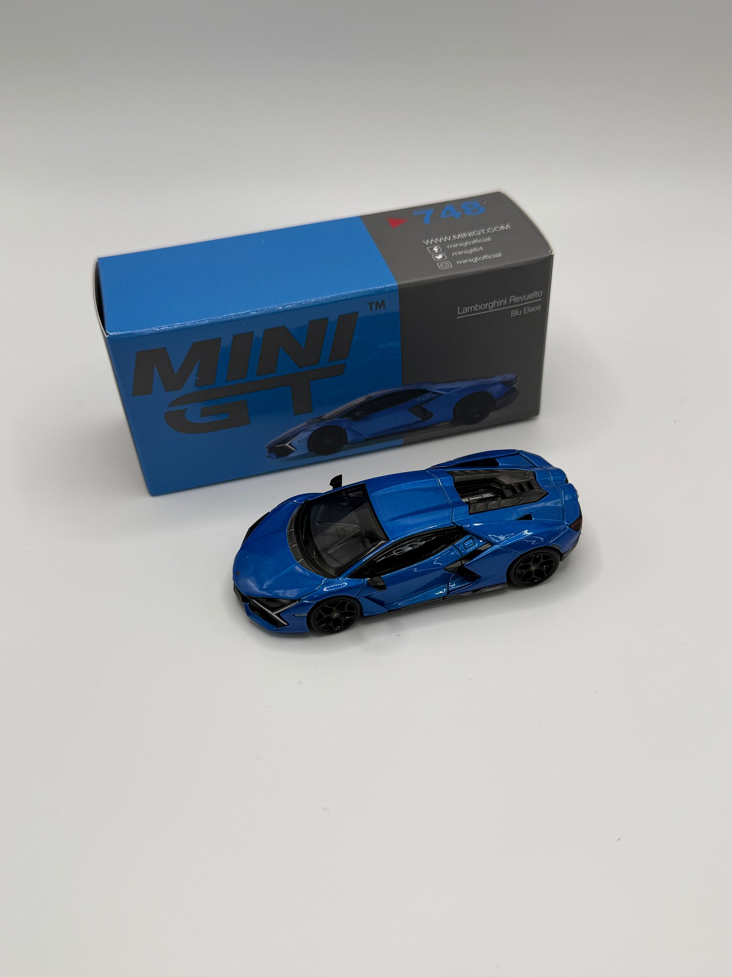 Mini GT #748 Lamborghini Revuelto Blu Eleos