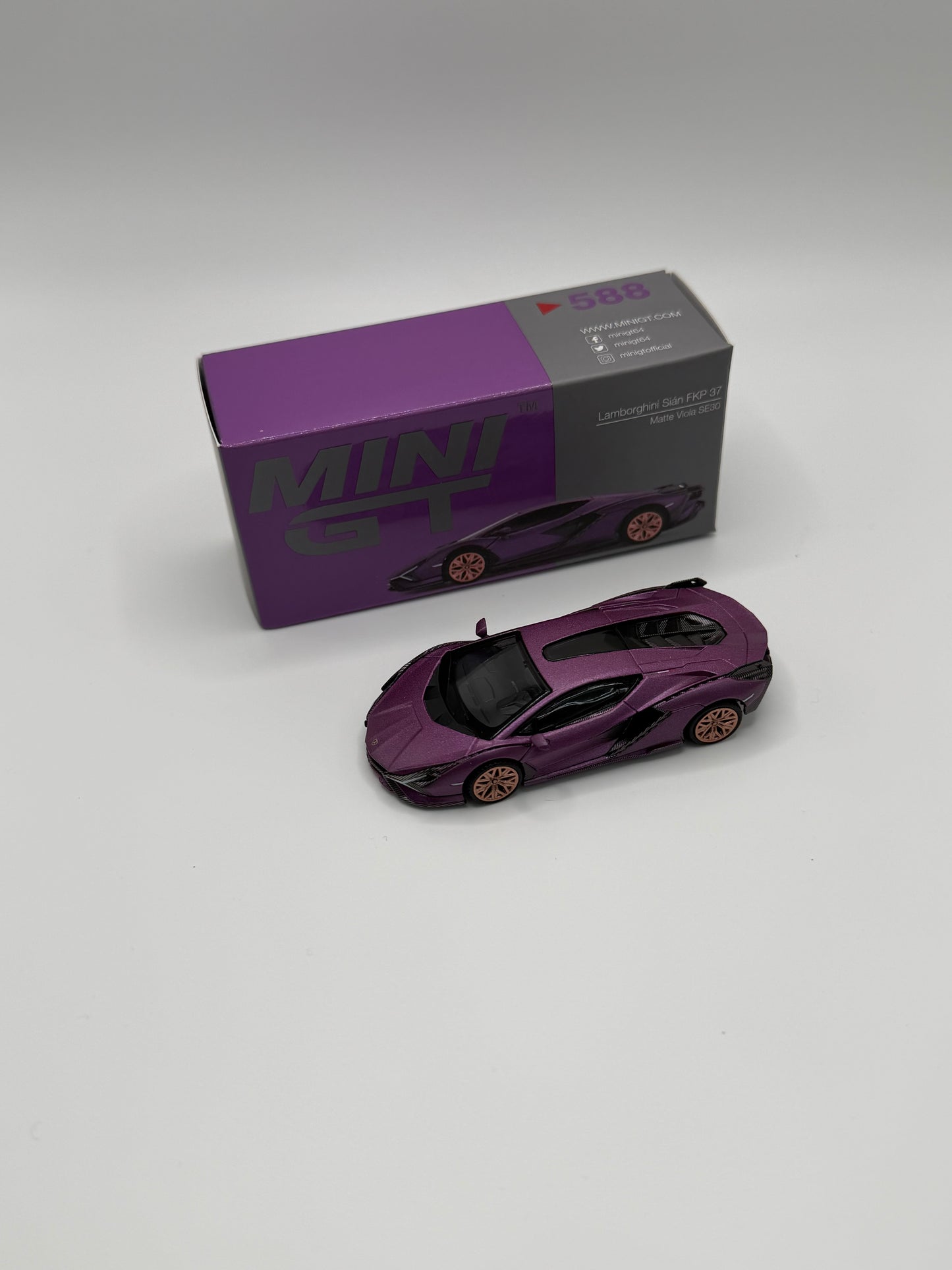Mini GT #588 Lamborghini Sian FKP 37 Matte Viola SE30