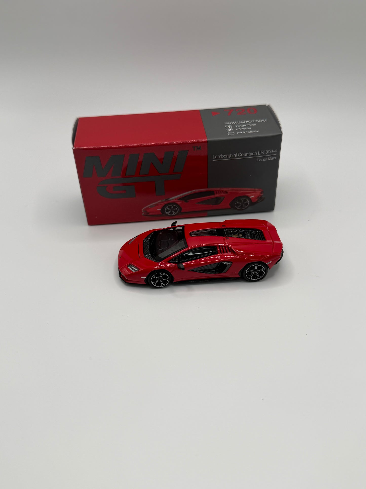 Mini GT #720 Lamborghini Countach LPI 800-4 Rosso Mars