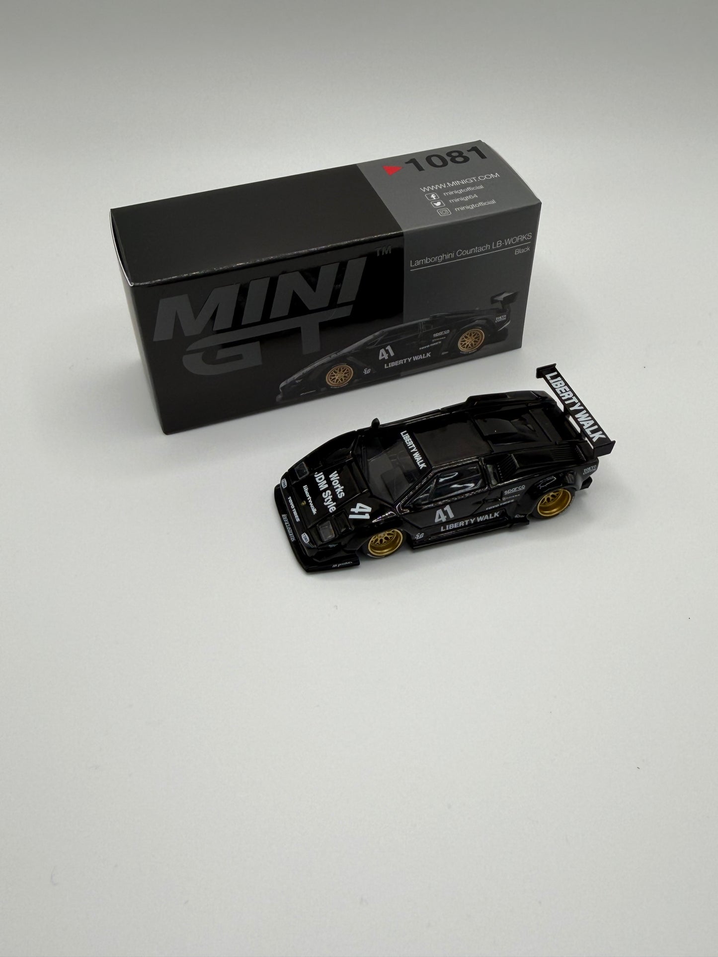 Mini GT #1081 Lamborghini Countach Black