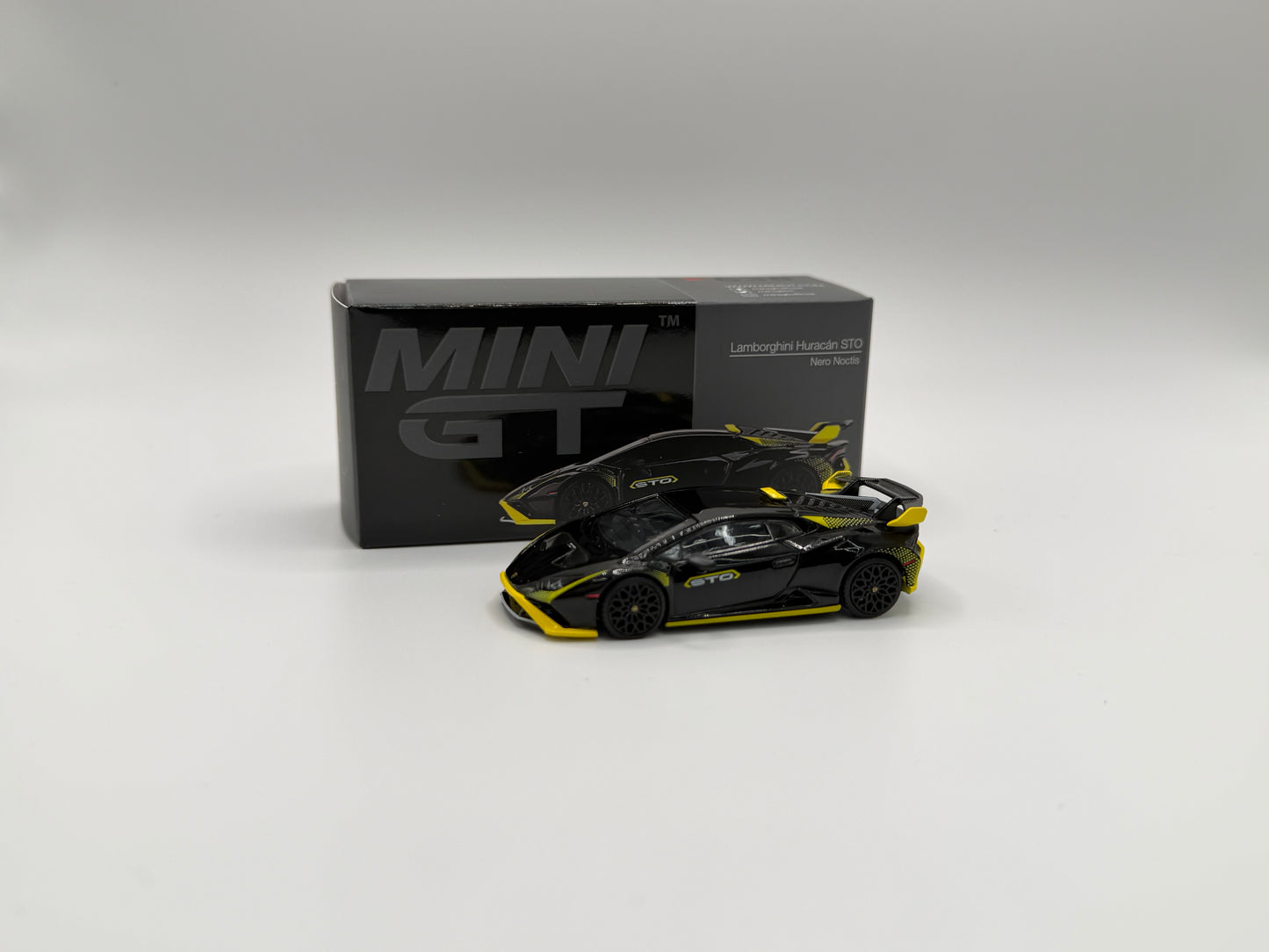 Mini GT #638 Lamborghini Huracan STO Nero Noctis