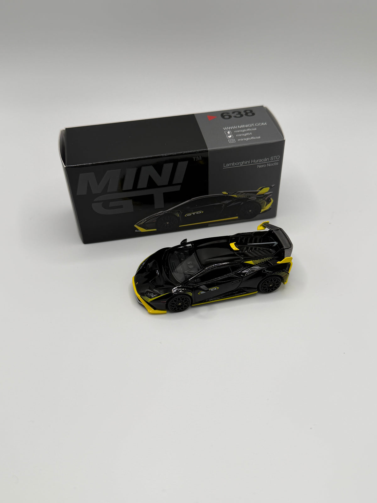 Mini GT #638 Lamborghini Huracan STO Nero Noctis