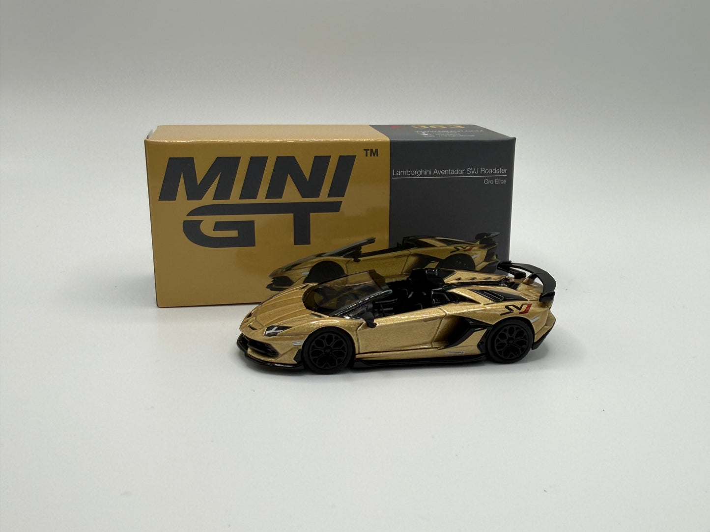 Mini GT #363 Lamborghini Aventador SVJ Roadster Oro Elios