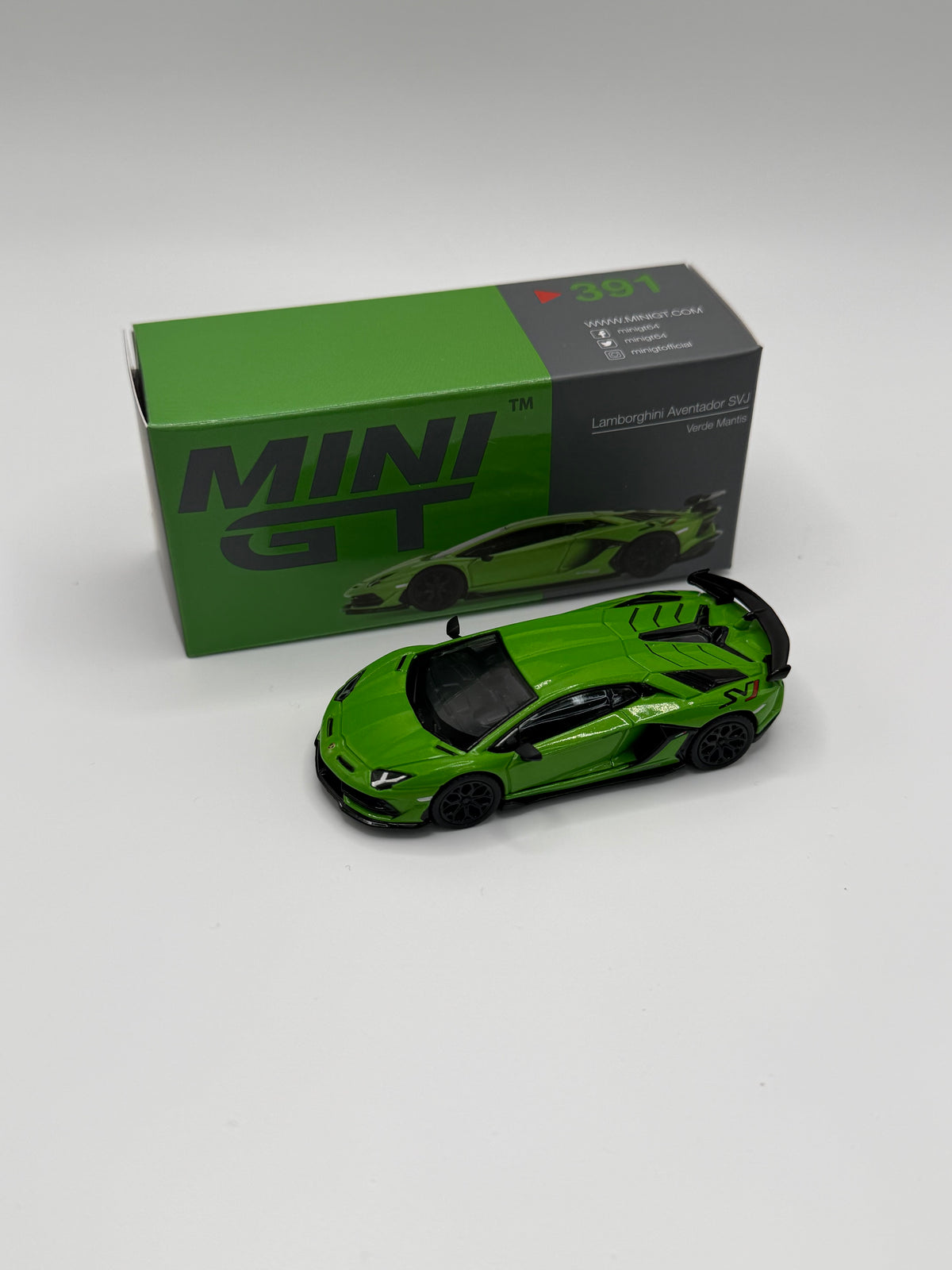 Mini GT #391 Lamborghini Aventador SVJ Verde Mantis
