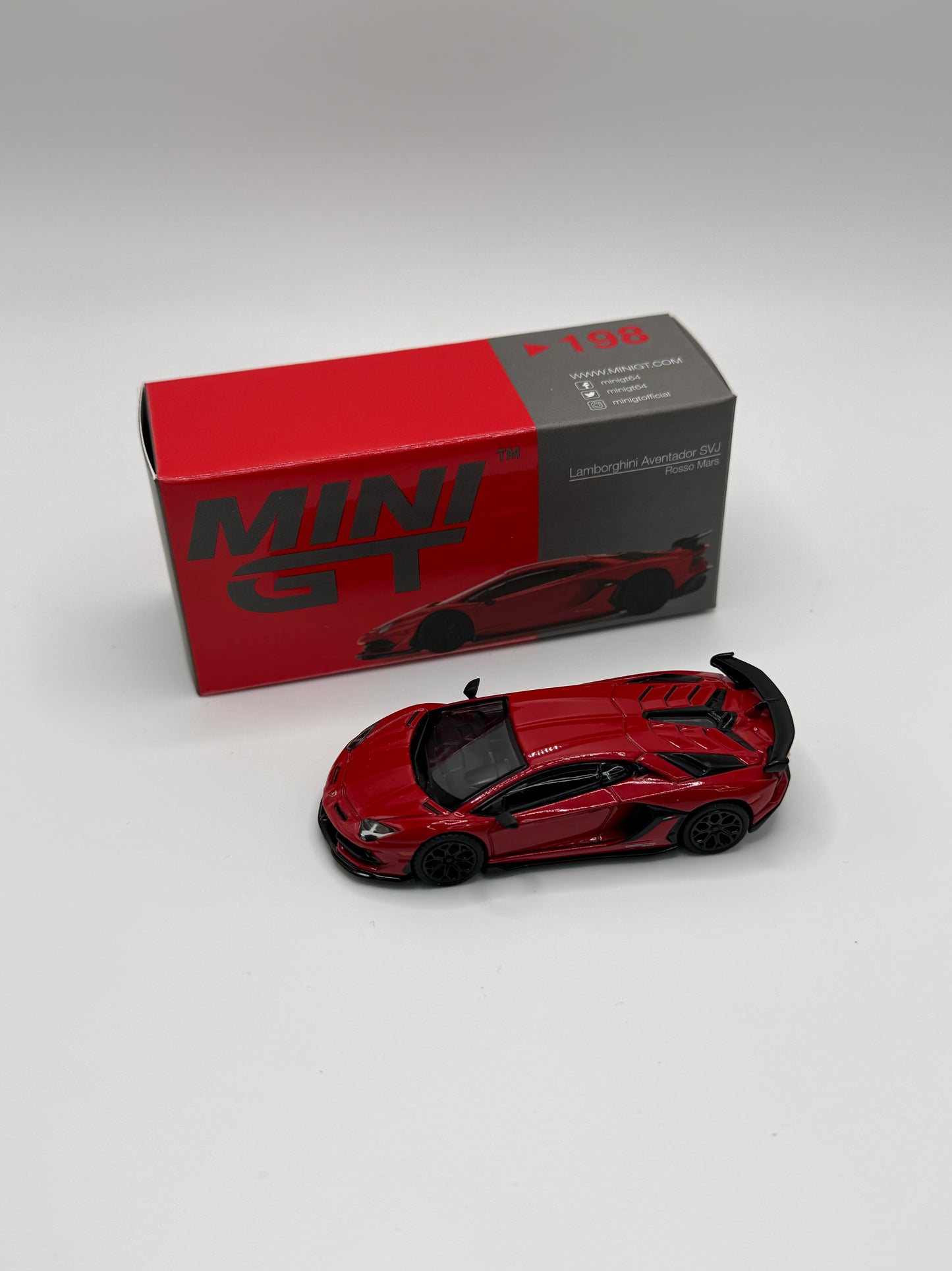 Mini GT #198 Lamborghini Aventador SVJ Rosso Mars