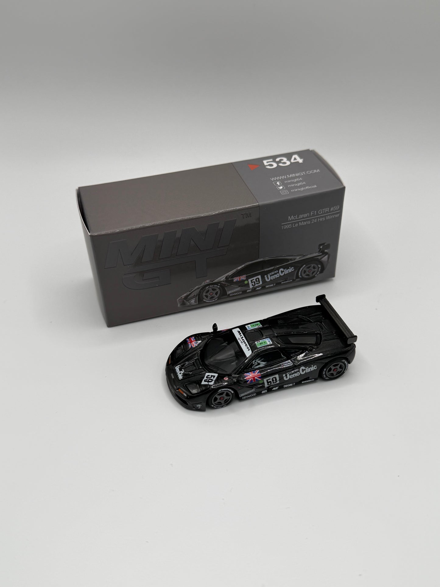 Mini GT #534 McLaren F1 GTR Black/Gray