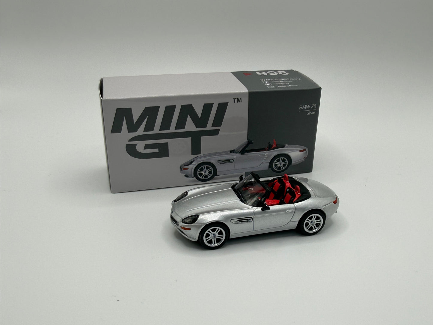 Mini GT #998 BMW Z8 Silver