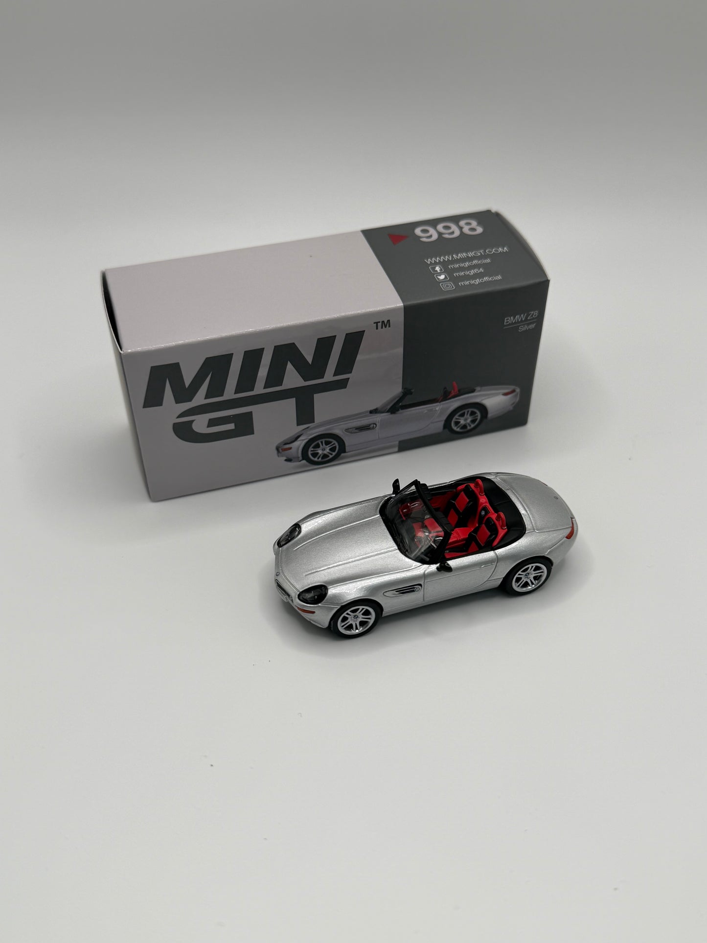 Mini GT #998 BMW Z8 Silver