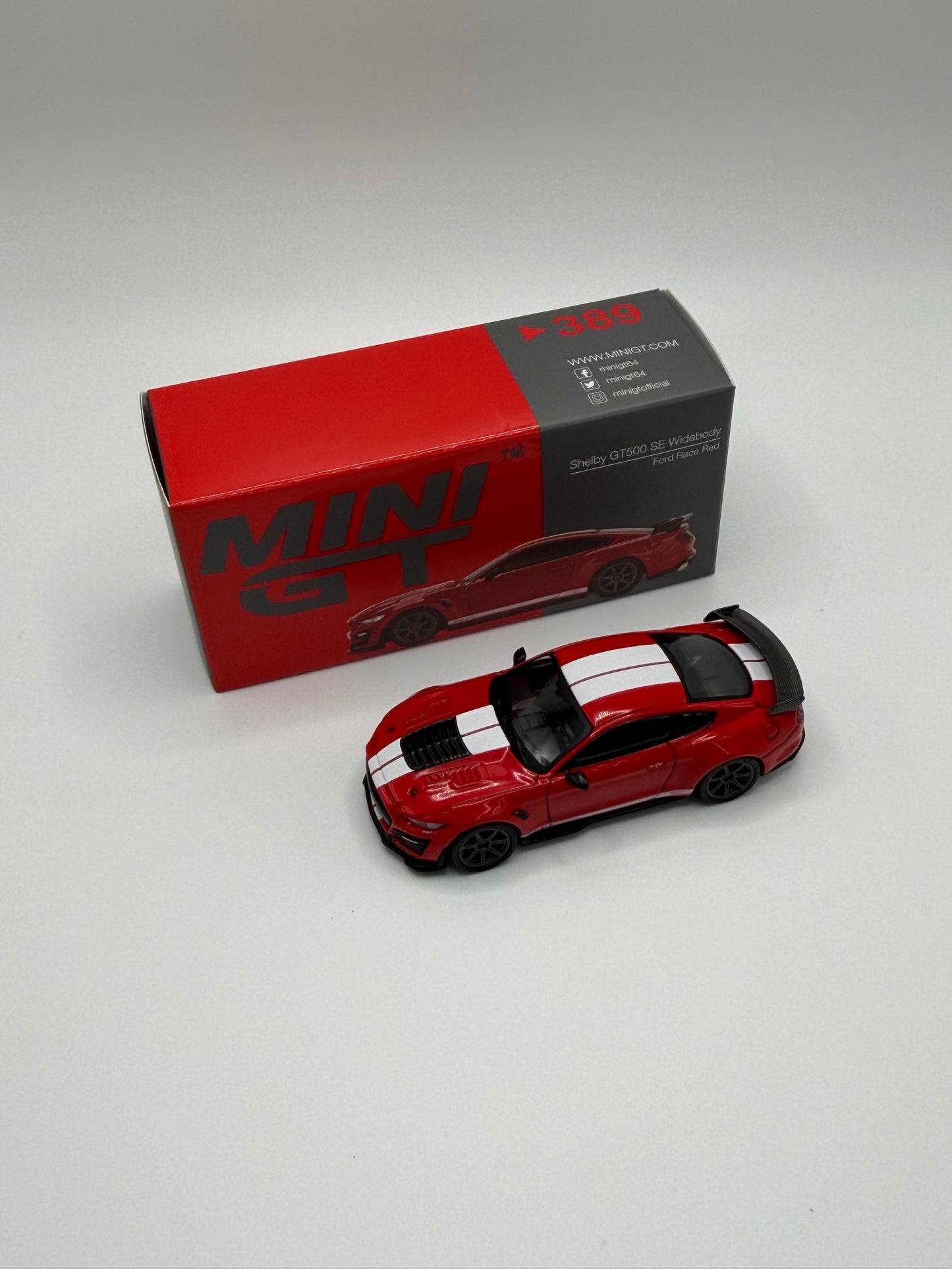 Mini GT #389 Ford Shelby GT500 Ford Race Red