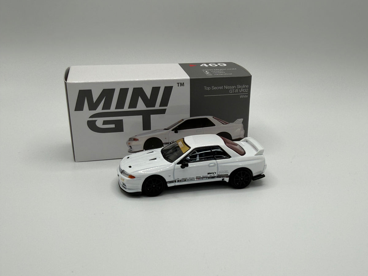 Mini GT #469 Nissan Skyline GT-R VR32 White with Pyro Red Accent Package