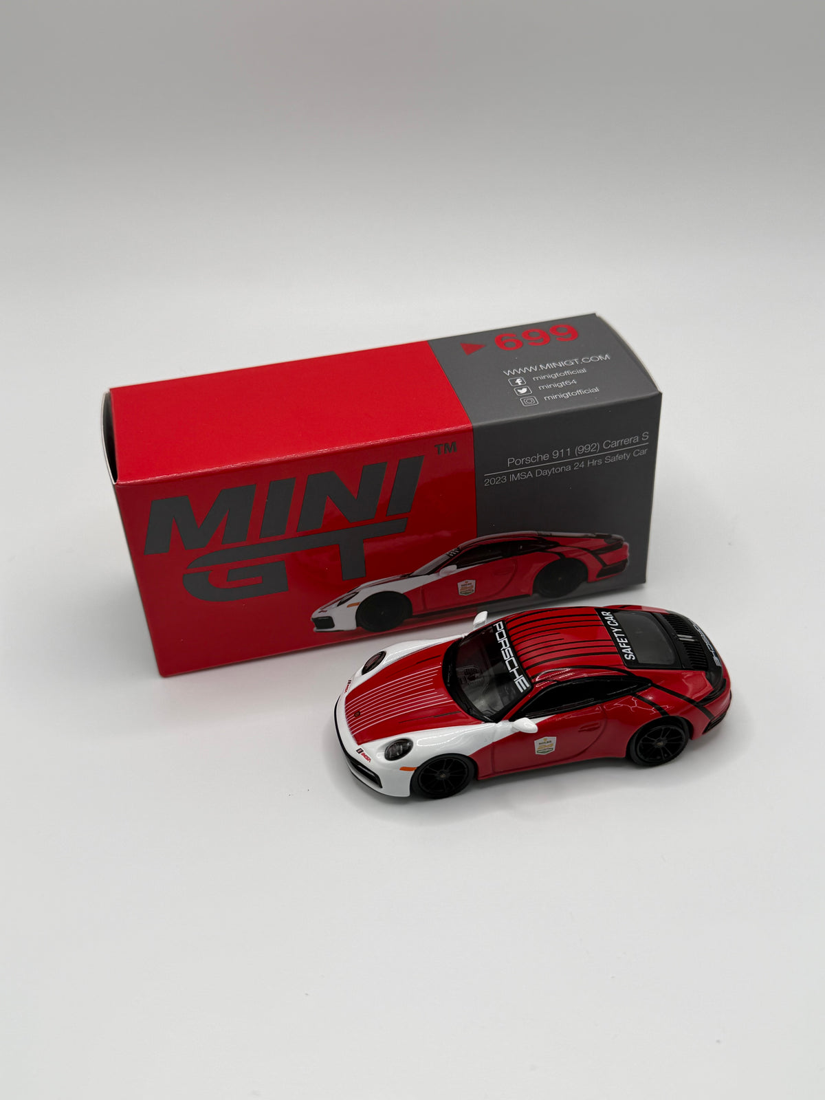 Mini GT #699 Porsche 911 (992) Carrera S