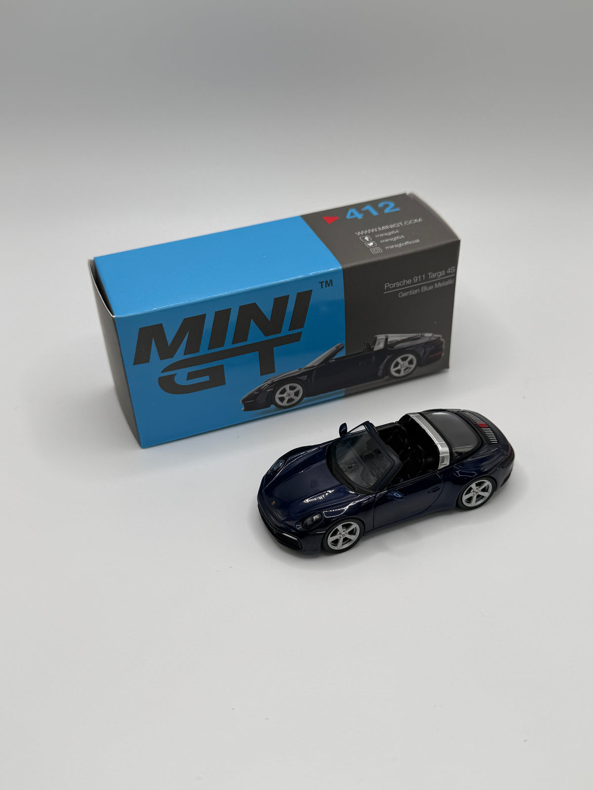Mini GT #412 Porsche 911 Targa 4S Gentian Blue Metallic