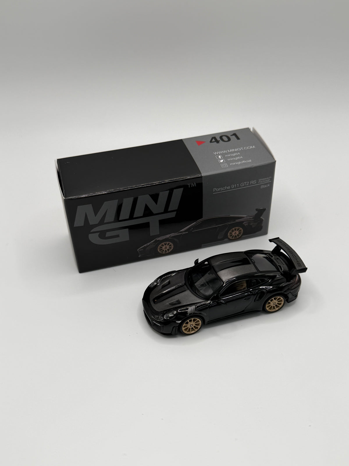 Mini GT #401 Porsche 911 (991) GT2 RS Weissach Package Black