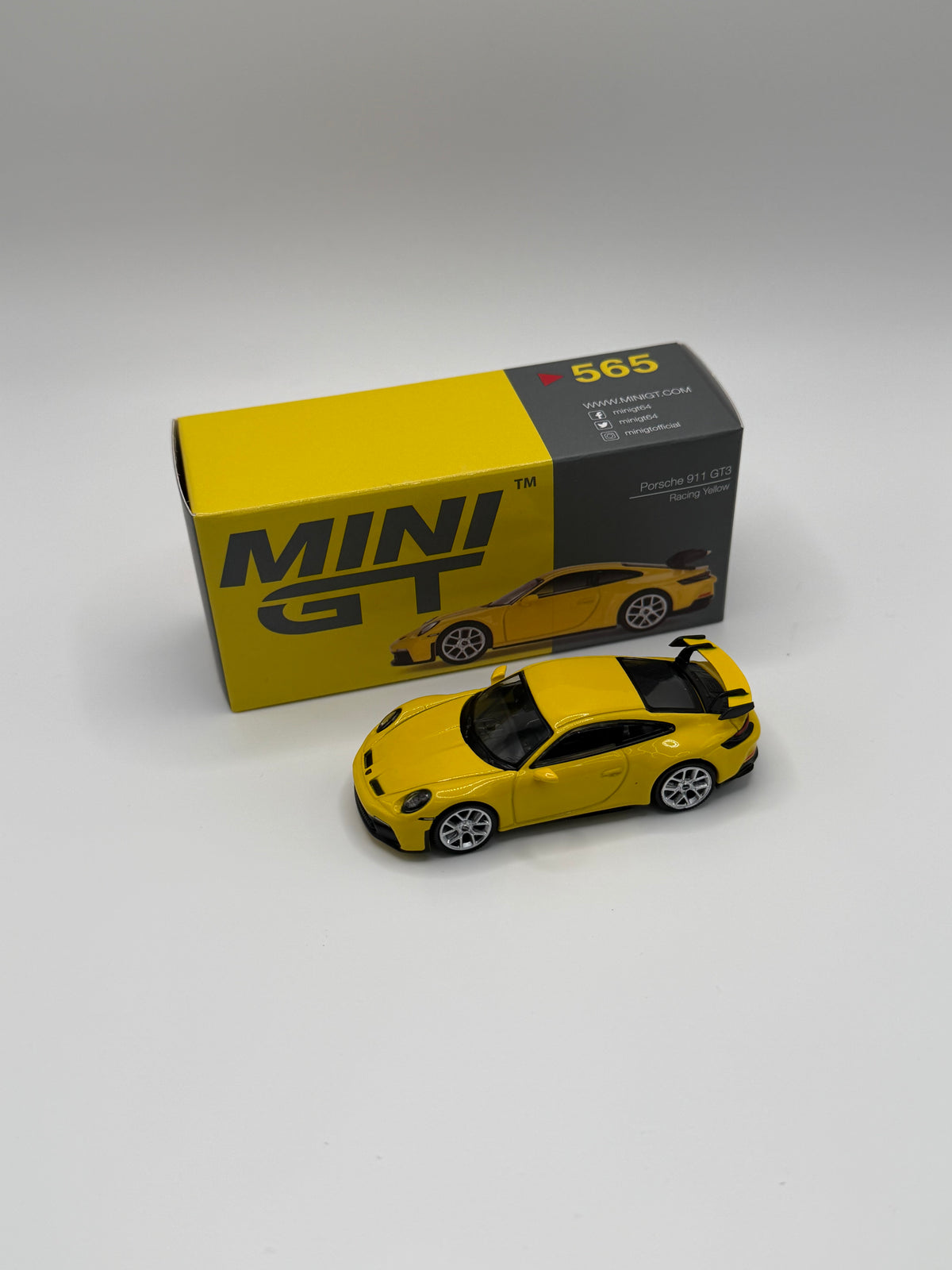 Mini GT #565 Porsche 911 GT3 Racing Yellow