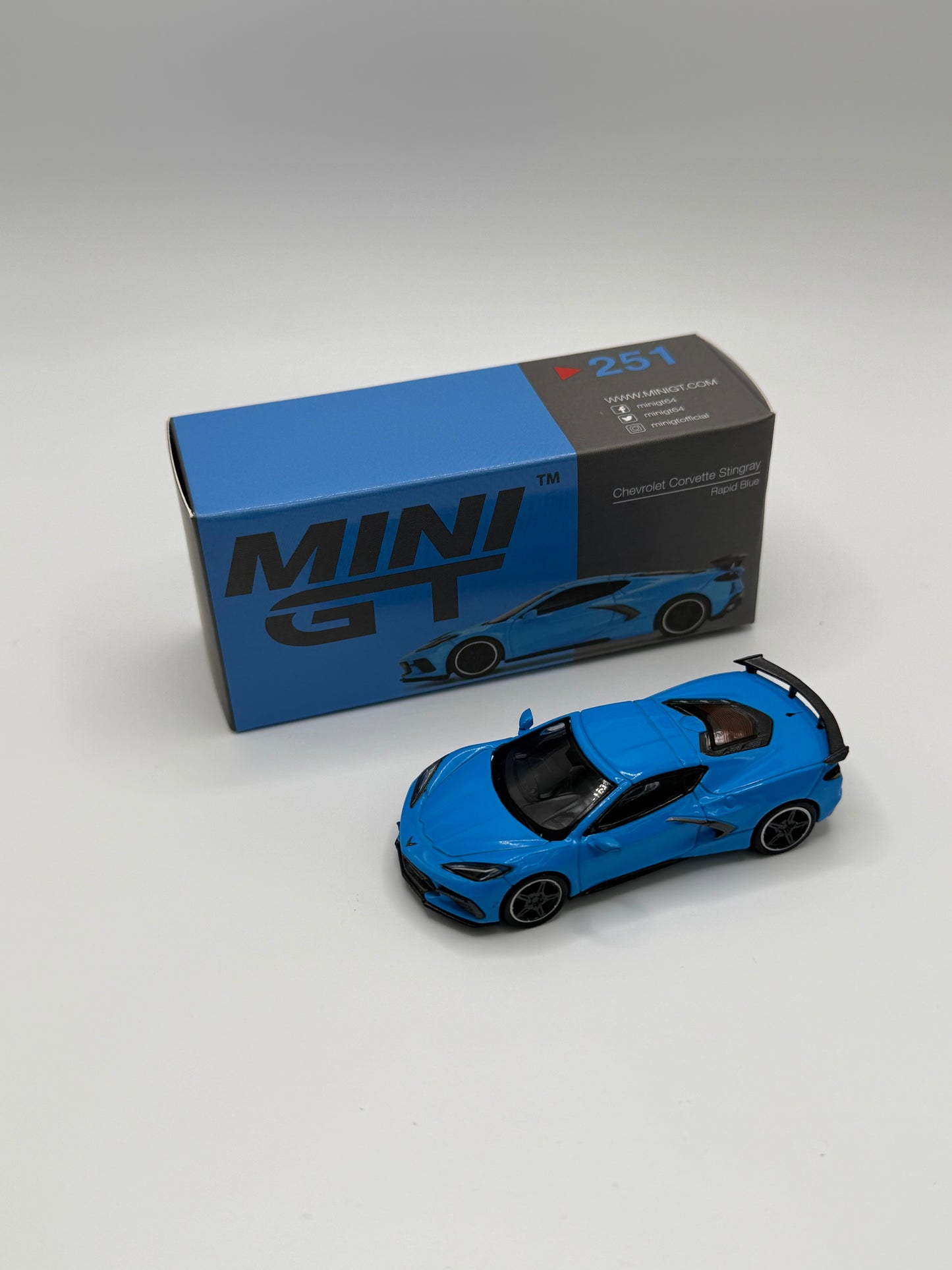 Mini GT #251 Chevrolet Corvette Stingray Rapid Blue