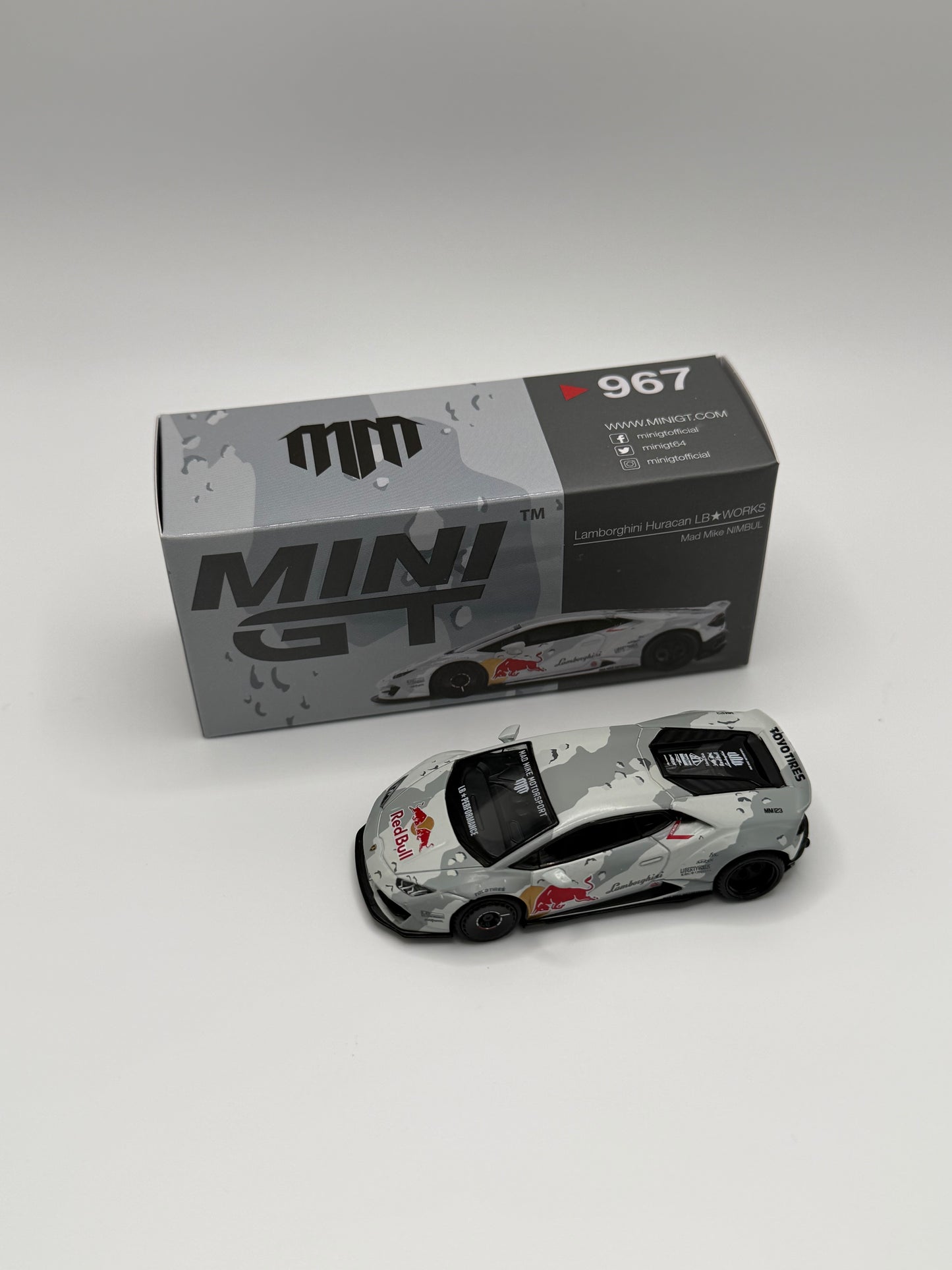 Mini GT #967 Lamborghini Huracan Gray