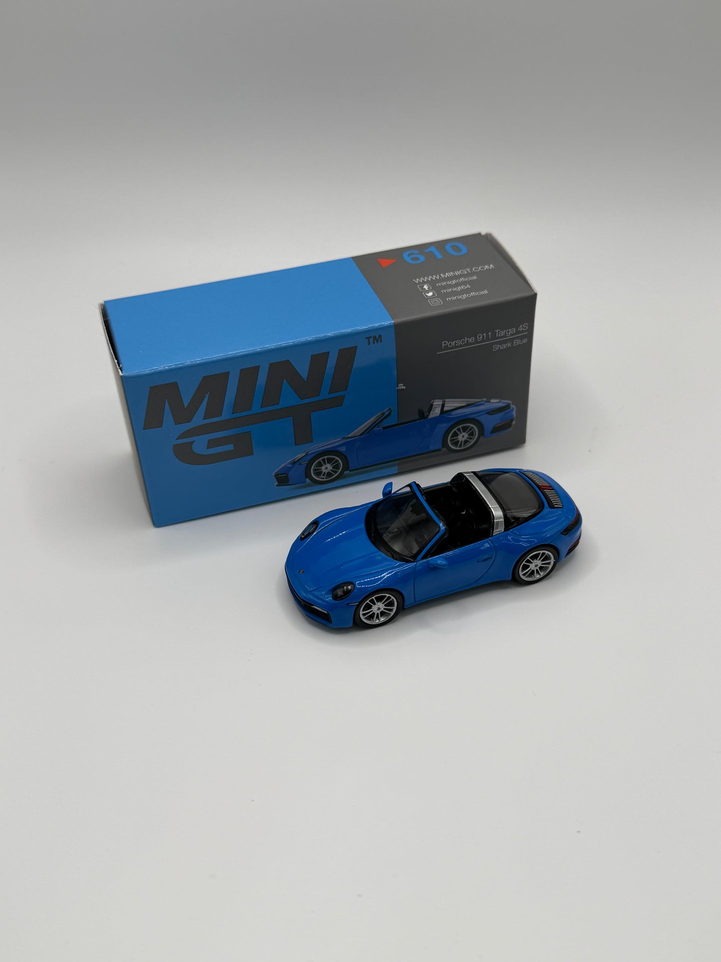 Mini GT #610 Porsche 911 Targa 4S Shark Blue