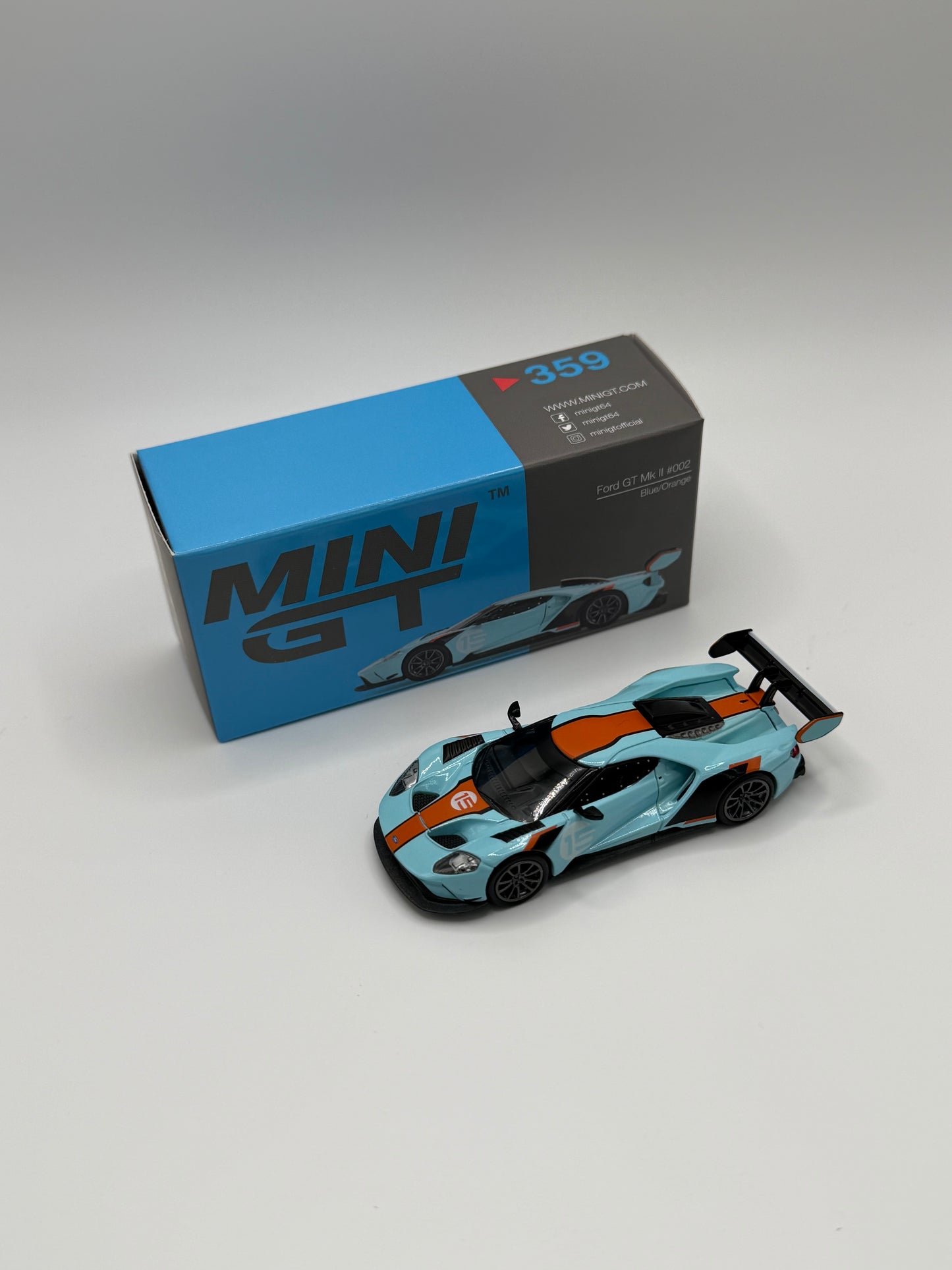 Mini GT #359 Ford GT MK II #002 Blue/Orange