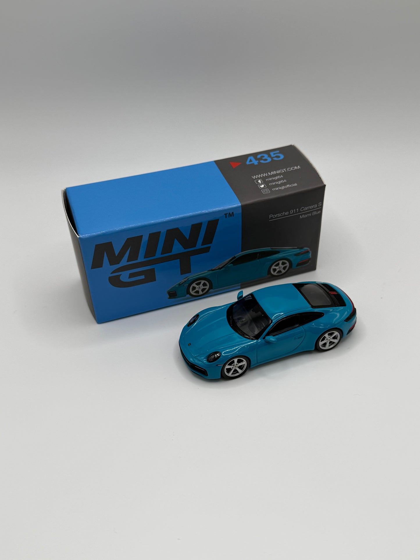 Mini GT #435 Porsche 911 Carrera S Miami Blue