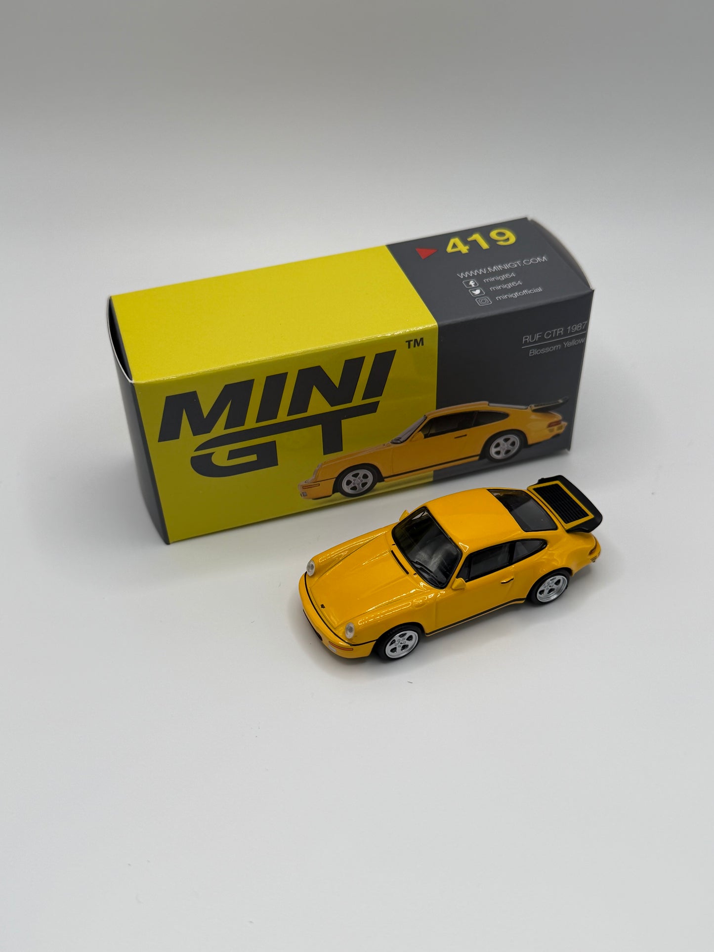 Mini GT #419 Ruf 1987 CTR Blossom Yellow