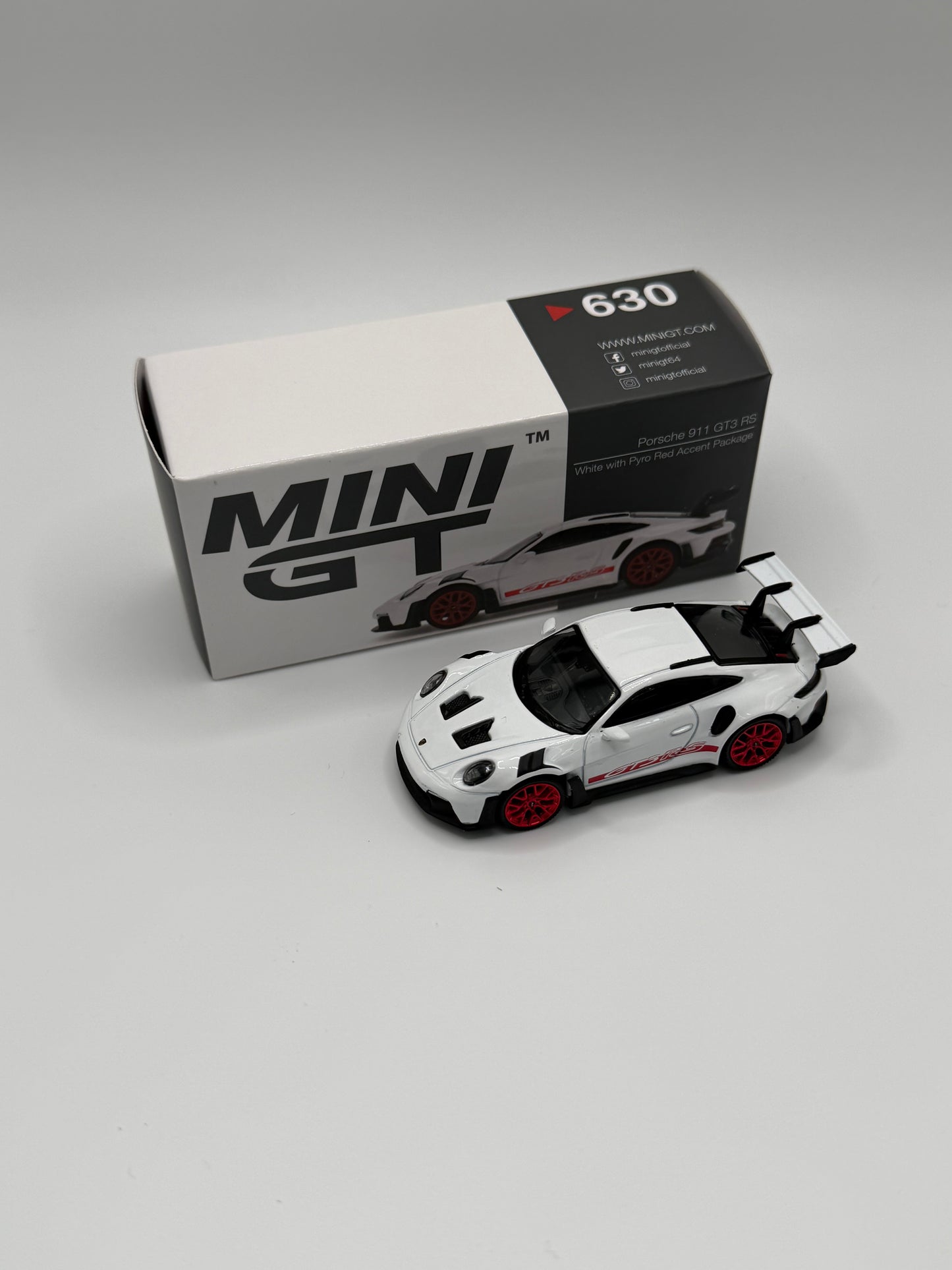 Mini GT #630 Porsche 911 GT3 RS White with Pyro Red Accent Package