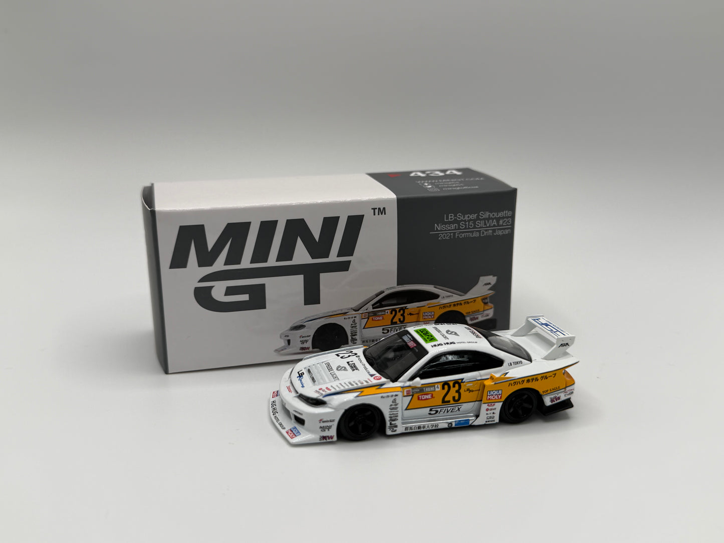 Mini GT #434 Nissan LB-Super Silhouette S15 Silvia White