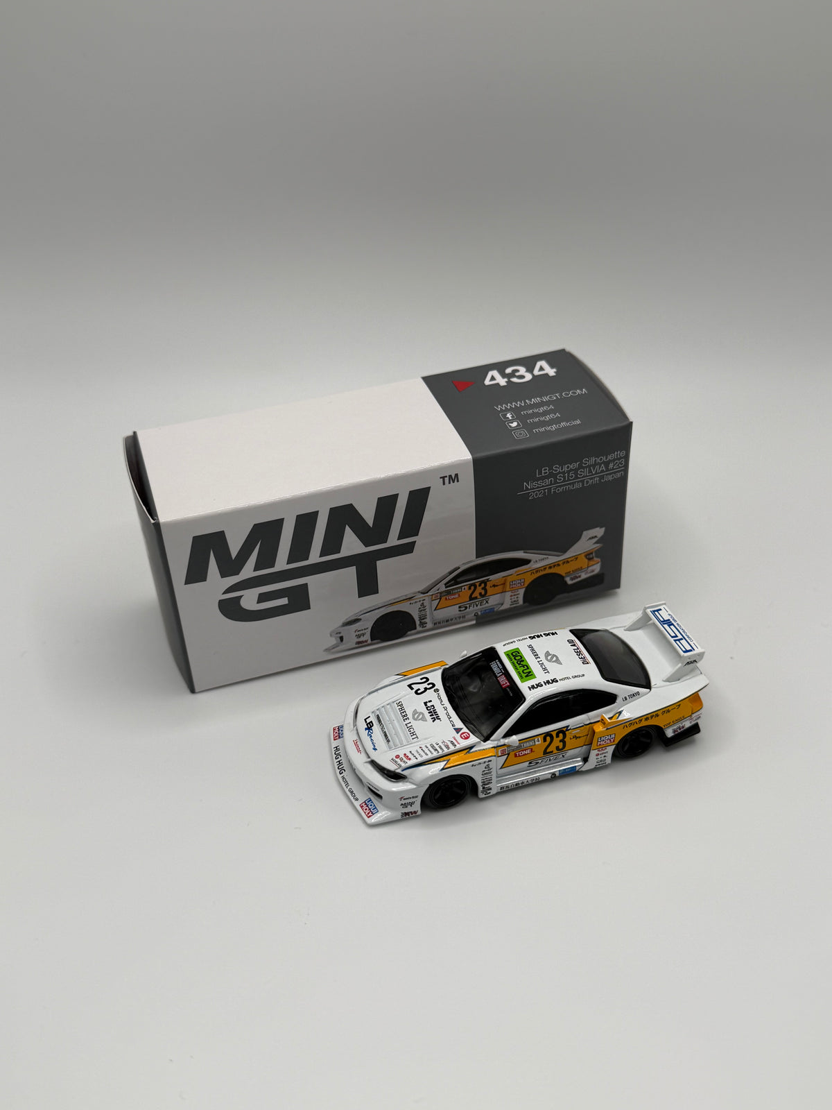 Mini GT #434 Nissan LB-Super Silhouette S15 Silvia White