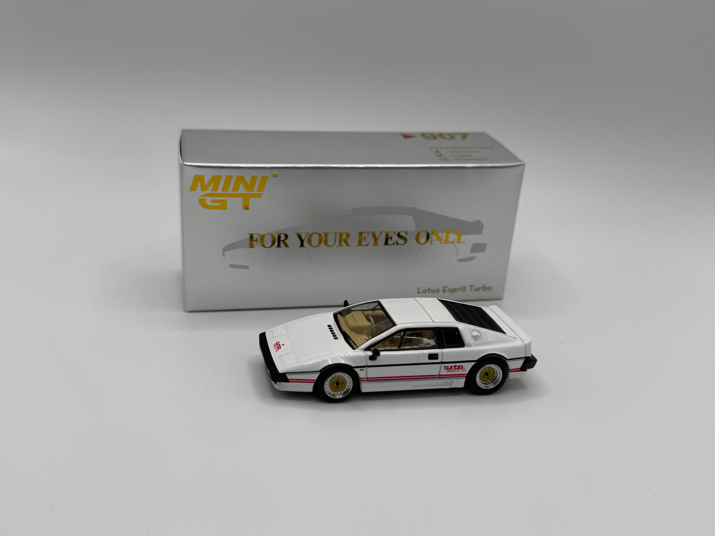 Mini GT #907 Lotus Esprit Turbo White