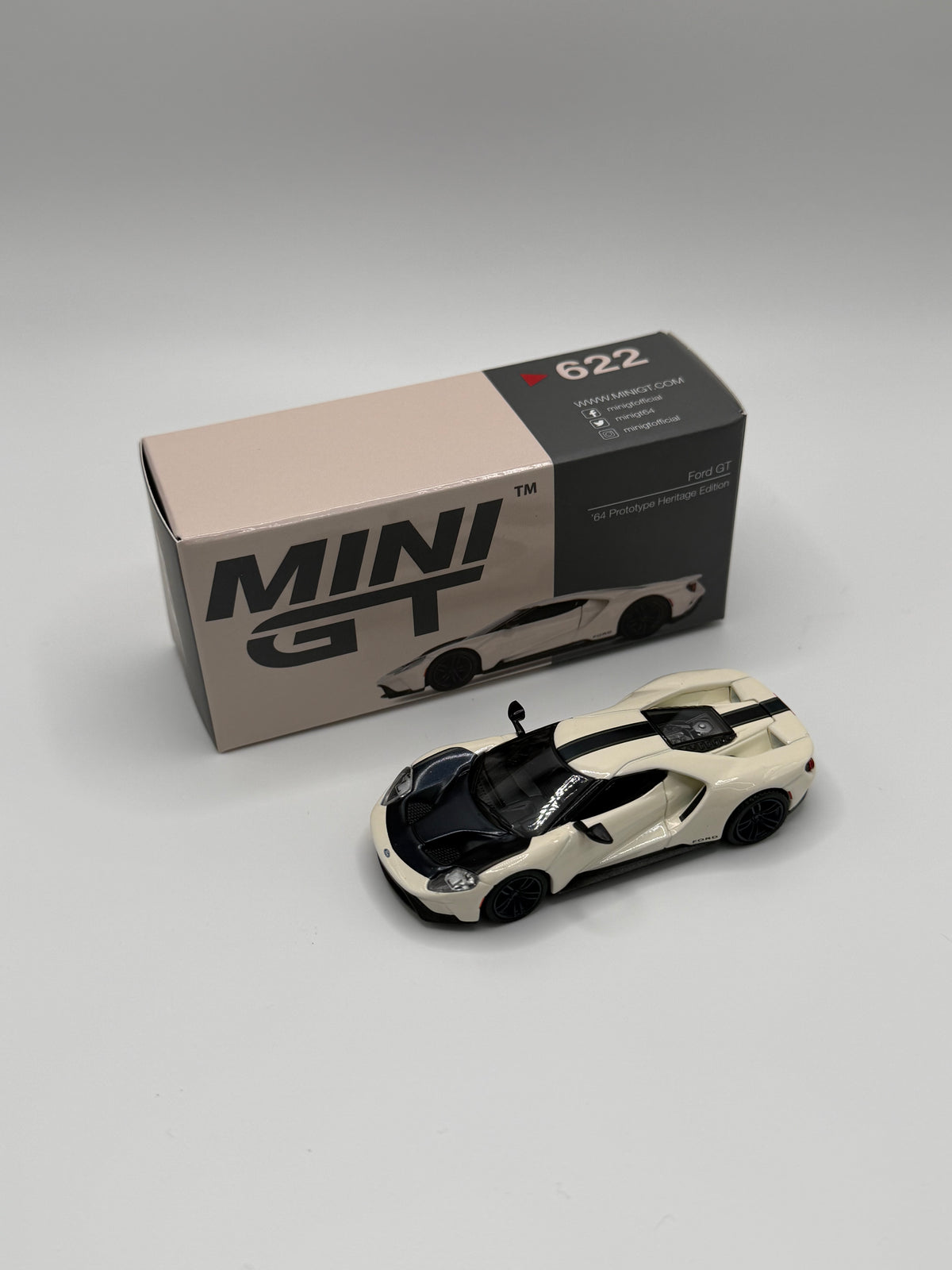 Mini GT #622 Ford GT Off White