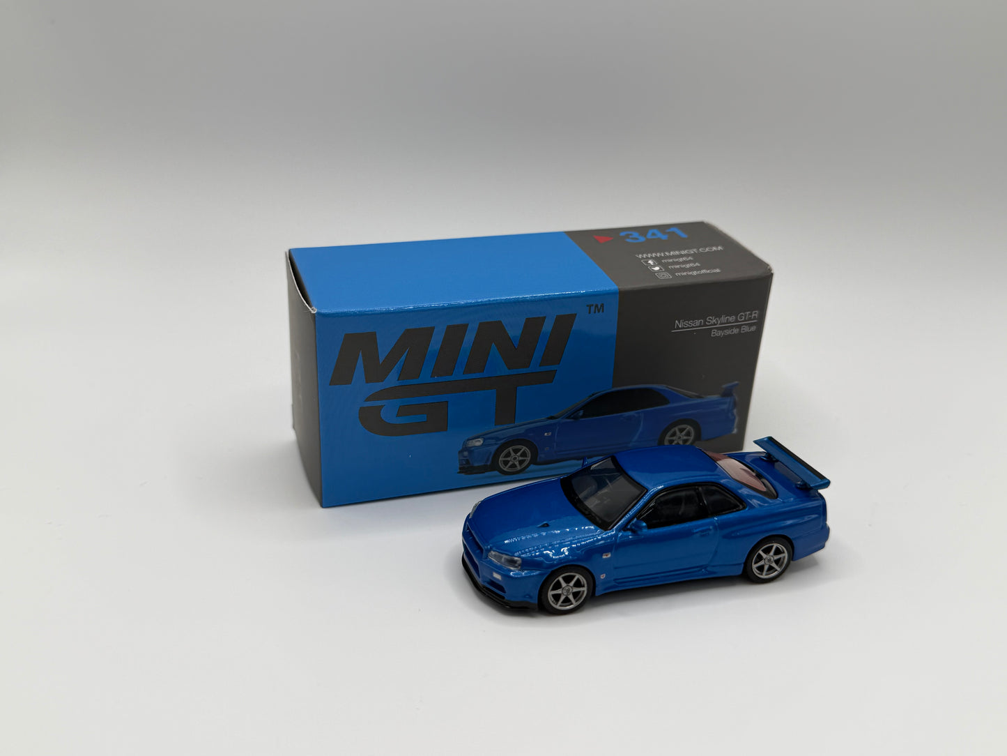 Mini GT #341 Nissan Skyline GT-R Bayside Blue