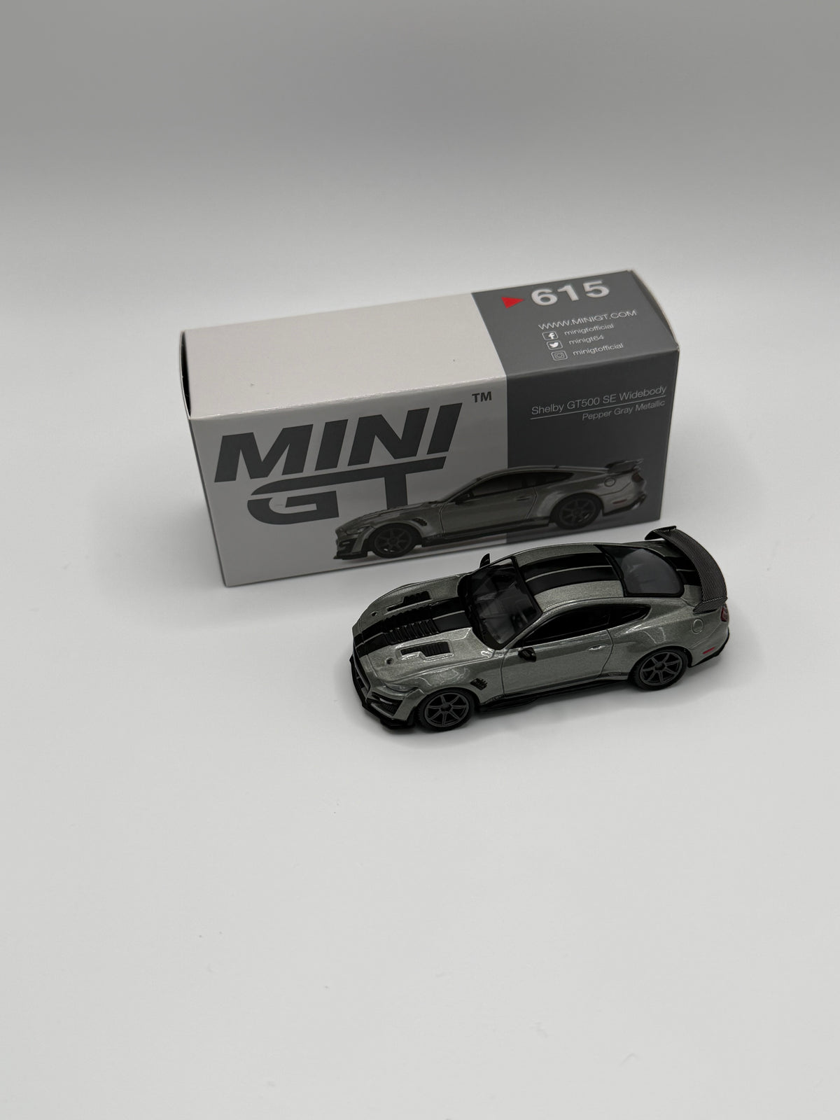 Mini GT #615 Ford Shelby GT500 Pepper Gray Metallic