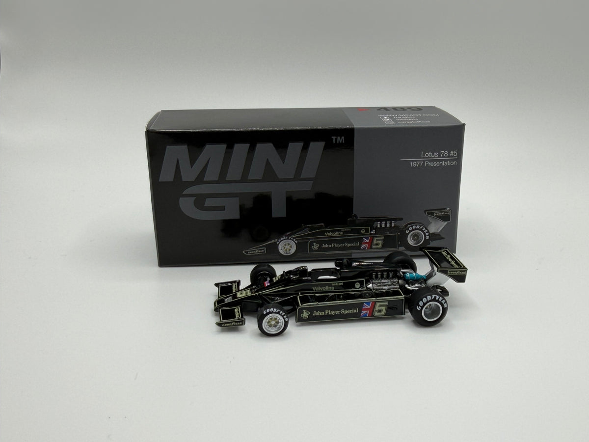 Mini GT #489 Lotus 1977 Presentation
