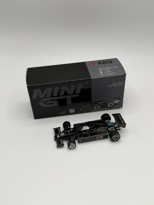 Mini GT #489 Lotus 1977 Presentation