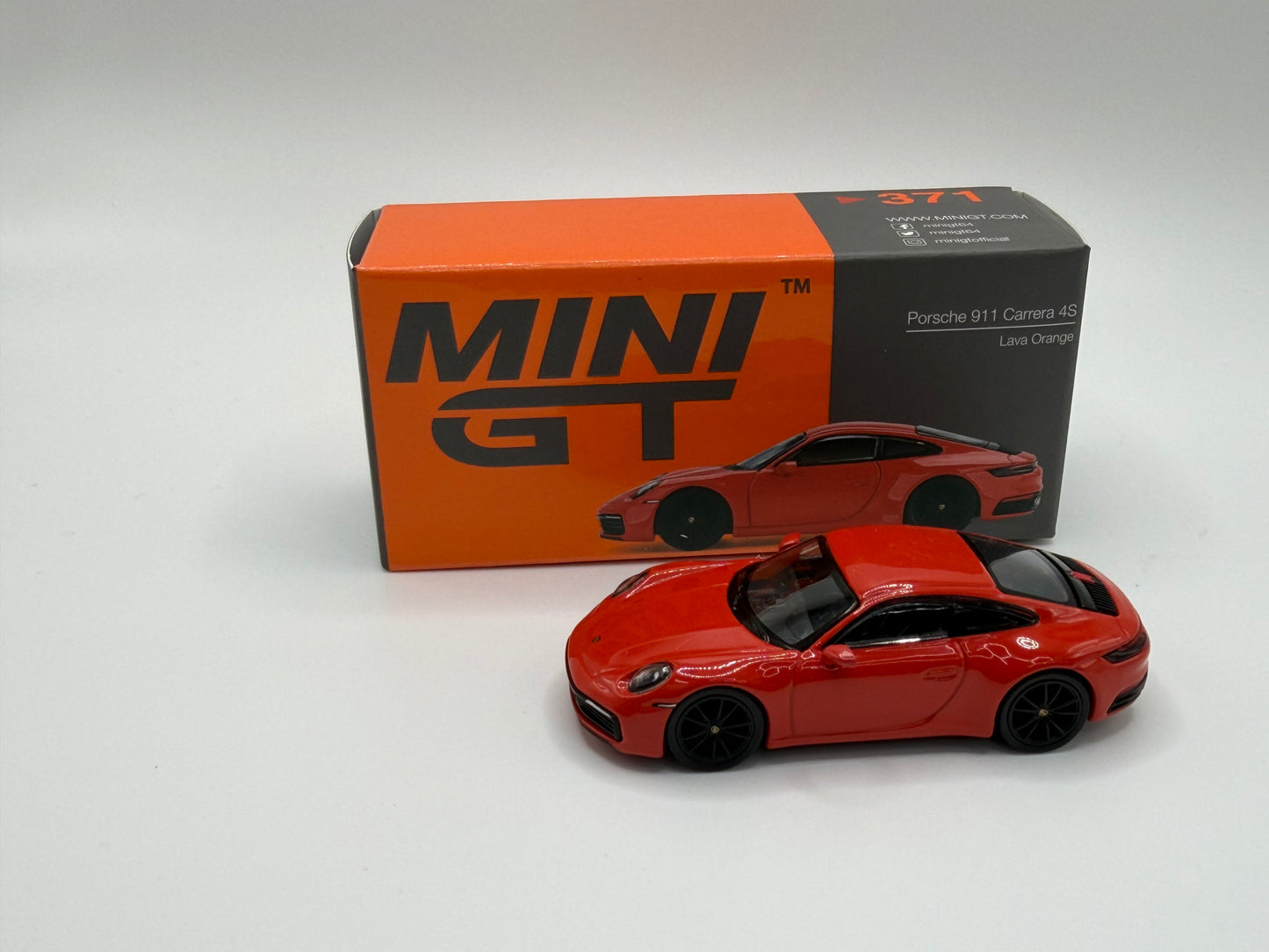 Mini GT #371 Porsche 911 Carrera 4S Lava Orange