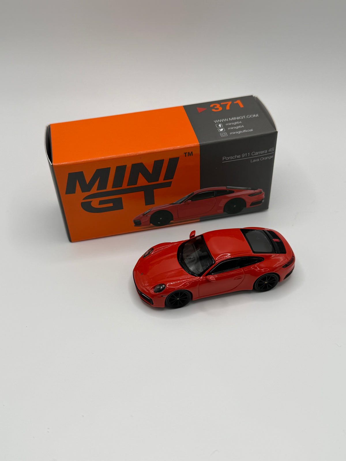 Mini GT #371 Porsche 911 Carrera 4S Lava Orange