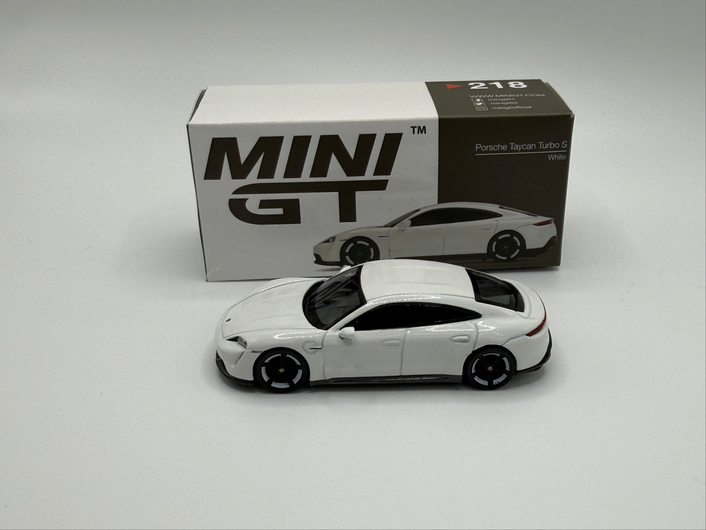 Mini GT #218 Porsche Taycan Turbo White