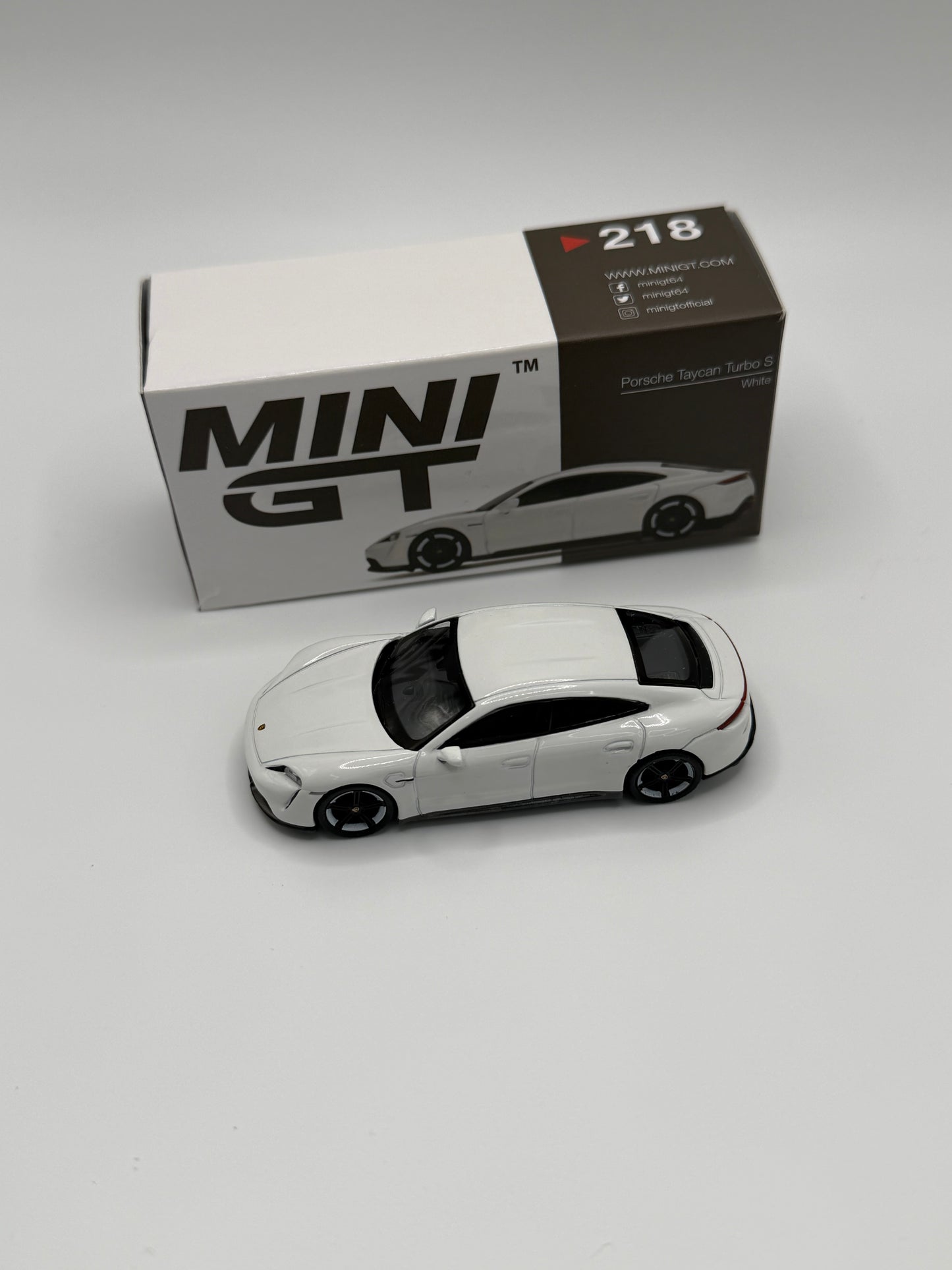 Mini GT #218 Porsche Taycan Turbo White