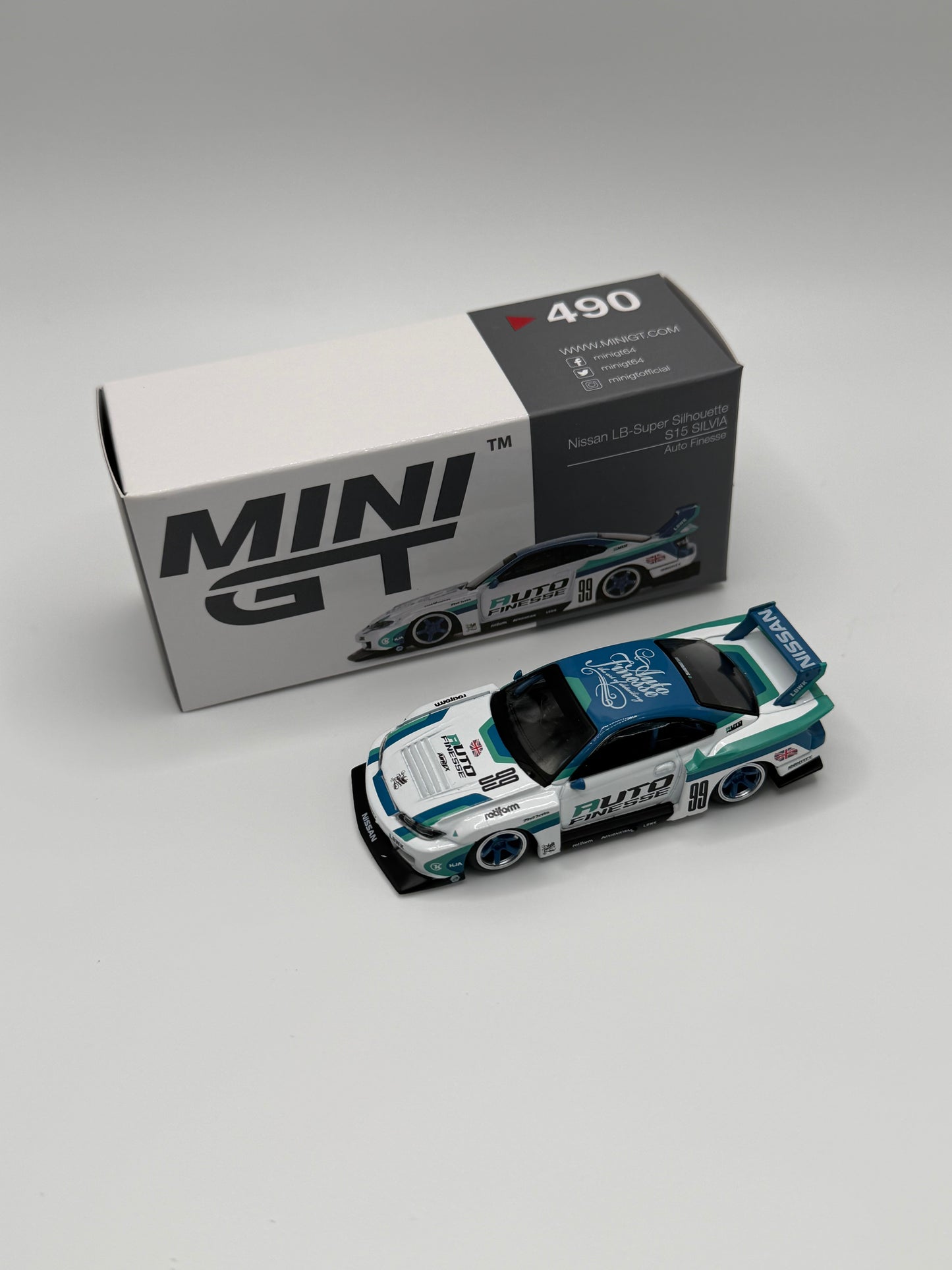 Mini GT #490 Nissan LB-Super Silhouette S15 Silvia Auto Finesse