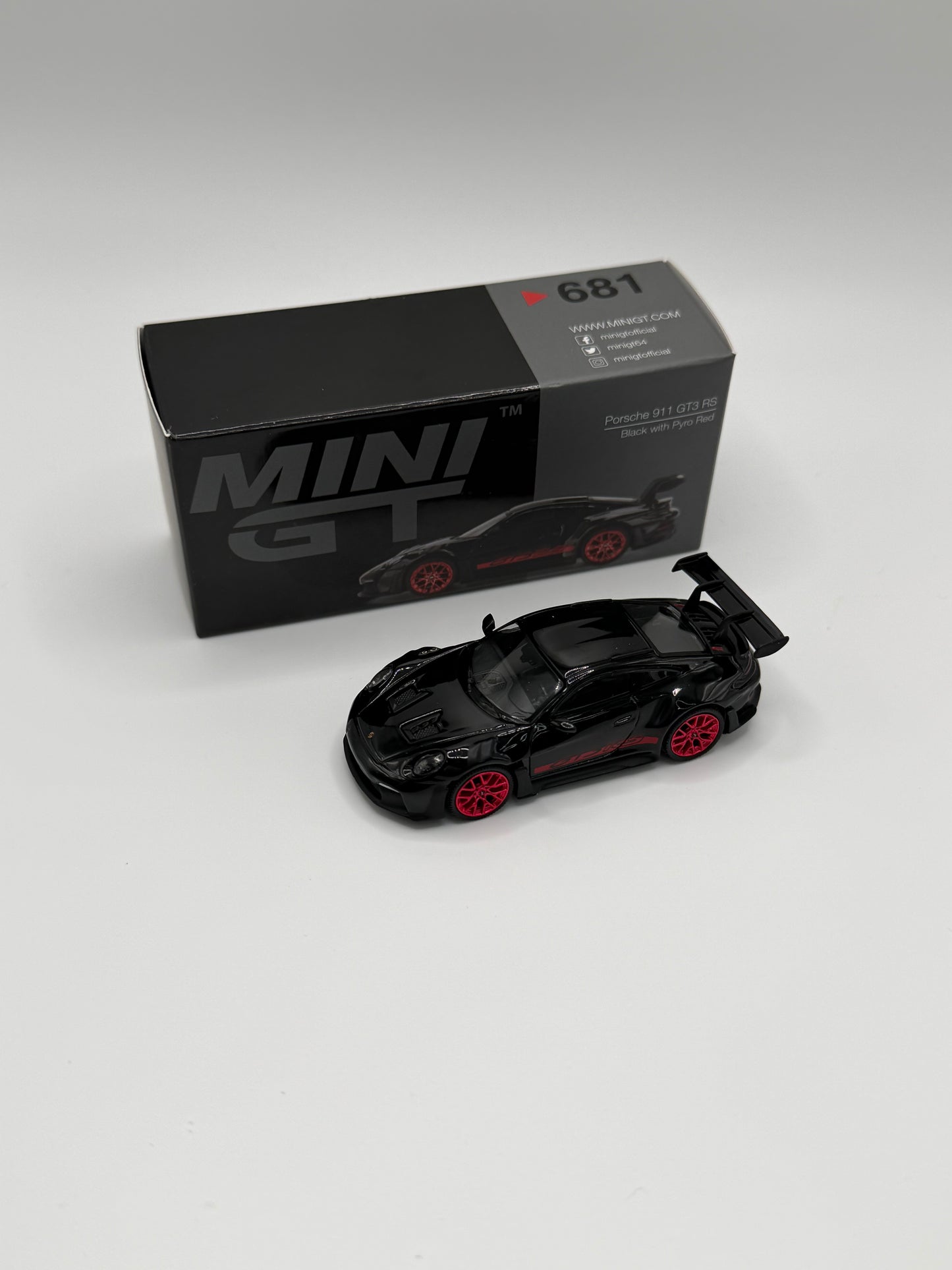 Mini GT #681 Porsche 911 GT3 RS Black With Pyro Red