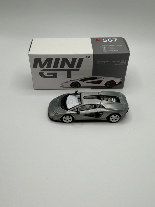 Mini GT #567 Lamborghini Countach LPI 800-4 Bianco Siderale Chase Version